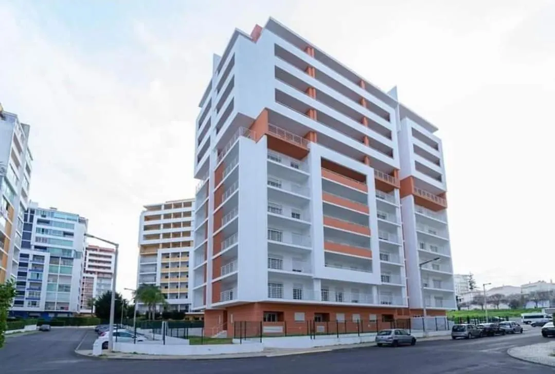 Apartment Lumina - Central Portimao - 5 Min From The Beach, Wifi, Smarttv And Pool